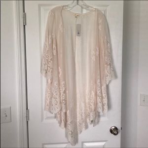 NWT Francesca’s Cardigan / Kimono